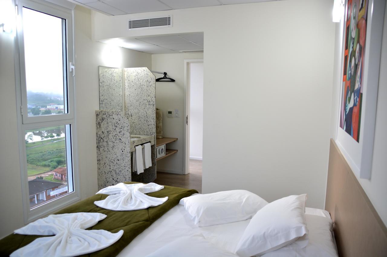 Hotel Buganville Express 卡斯特罗 外观 照片
