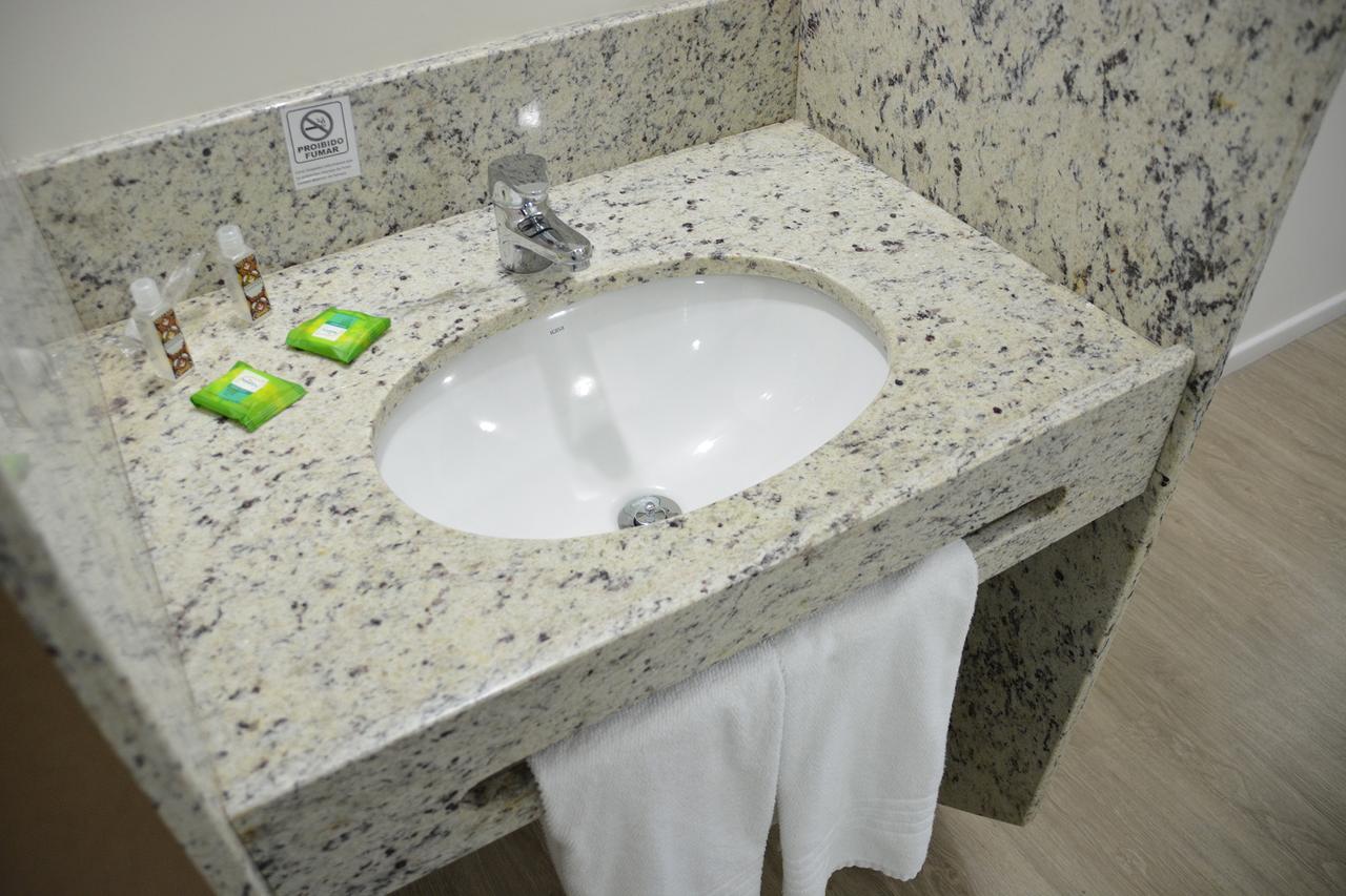 Hotel Buganville Express 卡斯特罗 外观 照片